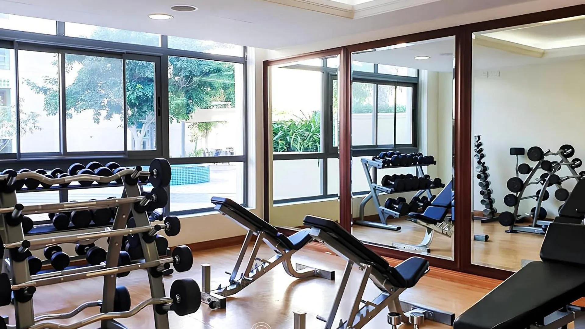 Apartment Canal View Studio Near Marina & Palm Jumeirah Dubai