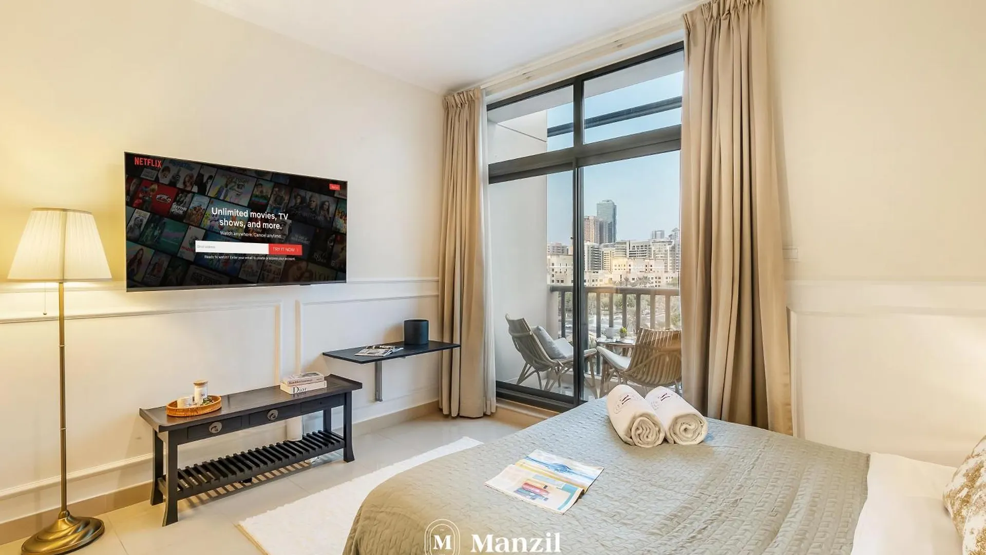 Apartment Canal View Studio Near Marina & Palm Jumeirah Dubai